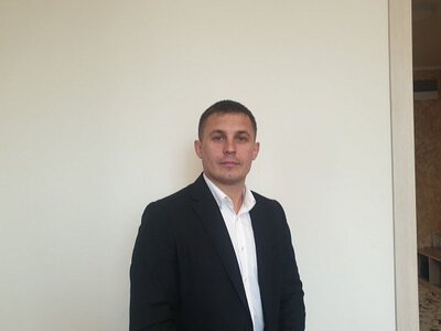 А звідки гроші? Зарплата місцевого чиновника зросла за 5 років на 60 відсотків