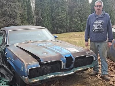Люксовий побратим Mustang: раритетний спорткар 70-х за $100 000 знайшли на звалищі