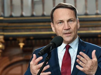 Сікорський: Підтримка Орбана рівноцінна підтримці політики рф