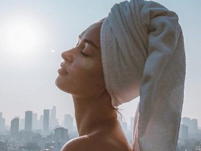 Як виглядати на 20 років молодше: 6 шкідливих звичок, яких уникають вічно молоді