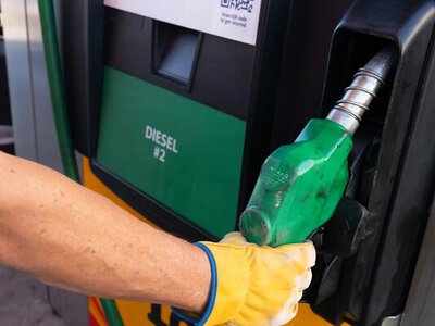 Дизель по 90 грн: чому українські АЗС різко підняли ціни на пальне та автогаз