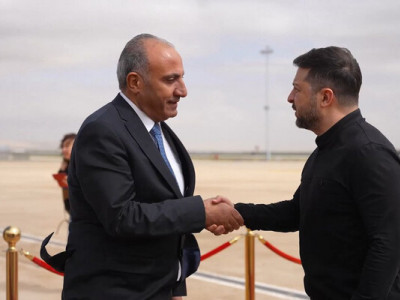 Попереду важливі зустрічі: Зеленський прилетів до Йорданії. Відео