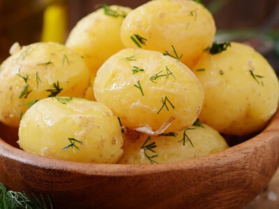 Вийде смачною та ароматною: секрети приготування вареної картоплі