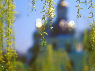 Церковний календар квітня 2026: коли Великдень і головні свята