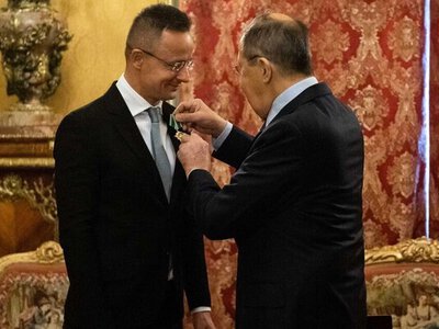 Говорили про зняття санкцій: у мережу потрапив аудіозапис розмови Сійярто з Лавровим