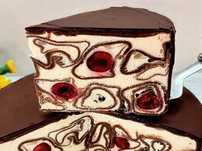 Шоколадний млинцевий торт: рецепт ніжного десерту