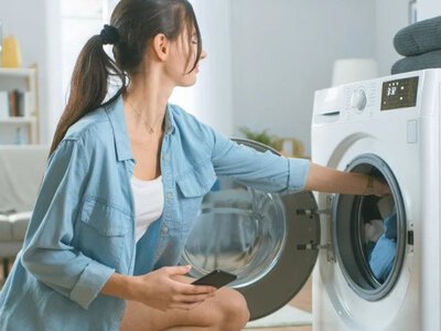 Які речі не можна прати разом: поширена помилка, яка псує пральну машину