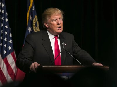 Громадяни США виступили проти підпису Трампа на доларах