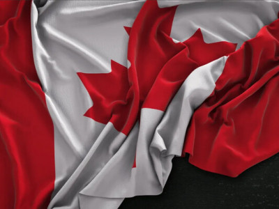 Одна з країн змінила умови для українців: хто зможе залишитися ще на три роки 