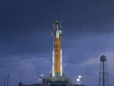 NASA запустило Artemis II в обліт Місяця вперше за 53 роки