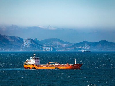 США зняли санкції з російських суден: серед них – причетне до викрадення українського зерна