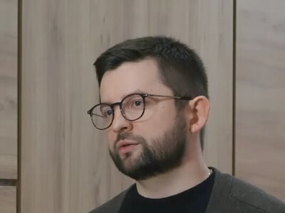 Від критики до тиску: як скандальний лікар Русаков намагається вплинути на суд у справі про смерть Аднана Ківана