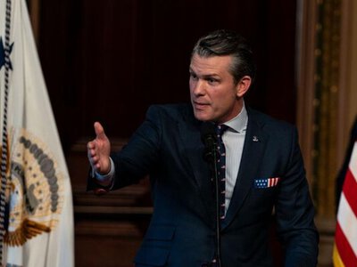  Глава Пентагону закликав начштабу Сухопутних військ негайно вийти на пенсію, - CBS News 