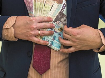 Які зарплати отримують очільники обласних центрів: порівняльний аналіз