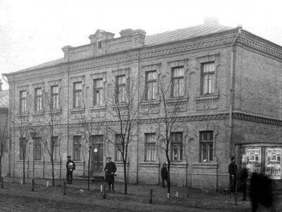 Таємниця будинку №5: як маєток чеського садівника став центром журналістики Кам’янського на ціле століття