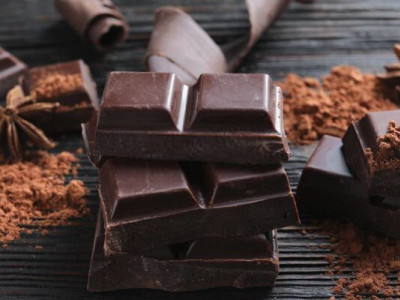 Чорний шоколад може допомогти уповільнити старіння