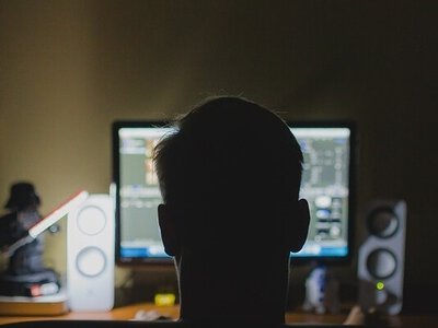 «Нова пошта» застерігає від шахрайських розсилок у соцмережах та нагадує про безпеку