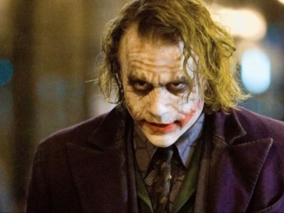 Незвичайний монумент із загадковим китайським символом: як виглядає могила Хіта Леджера, який зіграв "Джокера"