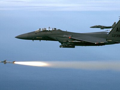 США завершили місію з порятунку екіпажу літака збитого Іраном: яка доля другого пілота