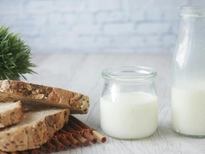 Сироватка чи сиворотка? Як сказати правильно українською