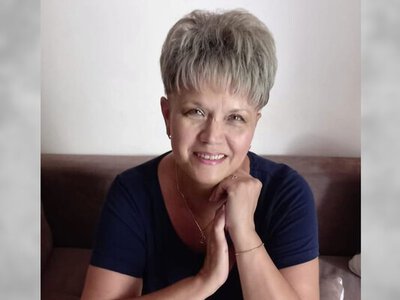 Власницю фотоальбому, який знайшли серед відходів від руйнувань у Херсоні, розшукали: що вона розповіла