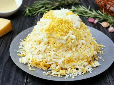 Салат Улюблений із трьох інгредієнтів: ділимося рецептом страви для великоднього столу