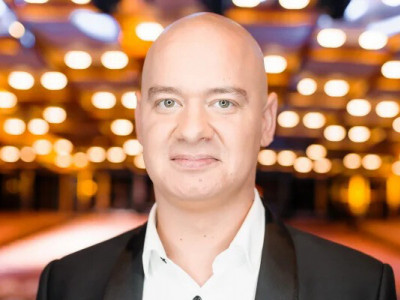 Поголився заради ролі і це стало його "фішкою": яким був в молодості "лисий з Кварталу" Євген Кошовий (фото)