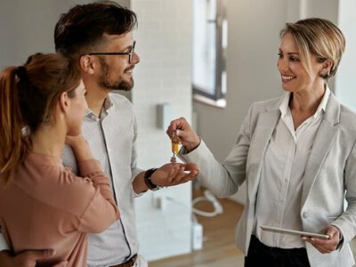 Ринок рієлторів по-новому: чи зобов'яжуть українців платити посередникам і що буде з цінами