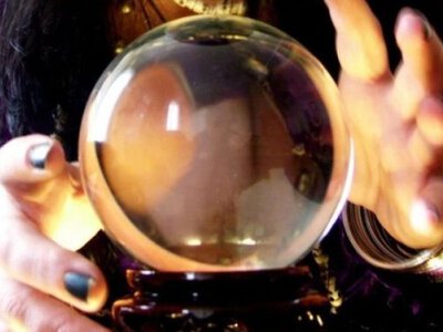 Як ясновидиця з Instagram виманила у жінки майже 300 тисяч гривень