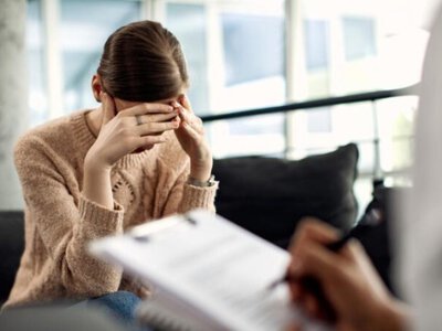 Не завжди очевидно: як зрозуміти, що близька людина потребує психолога