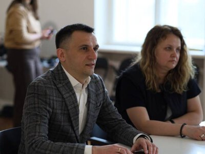 Понад 100 тис в місяць: скільки заробляють львівські чиновники