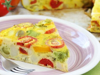 Приготуйте весняний омлет з редискою та зеленню — хрусткий сніданок квітня