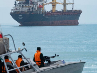 Іран та Оман стягуватимуть плату за прохід суден через Ормузьку протоку – ЗМІ