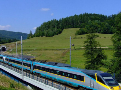 Студенти можуть купувати квитки на приміські поїзди онлайн