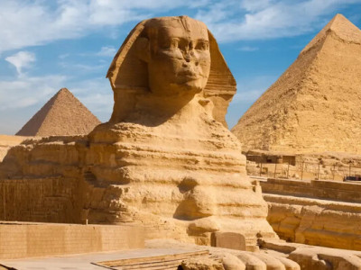 Під пірамідами Гізи можуть бути невідомі структури і другий Сфінкс — вчені