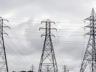 Тариф на електроенергію у квітні: українцям пояснили, скільки доведеться платити