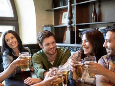 Випиваєте 5 келихів пива на місяць? Чому вчені назвали цю звичку прямим шляхом до паралічу