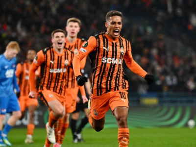 З фантастичним голом Педріньйо! Шахтар розгромив АЗ в Лізі конференцій