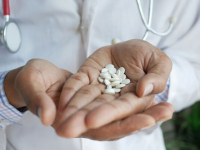 Банки, мумійо і чайний гриб: чим лікувалися в СРСР