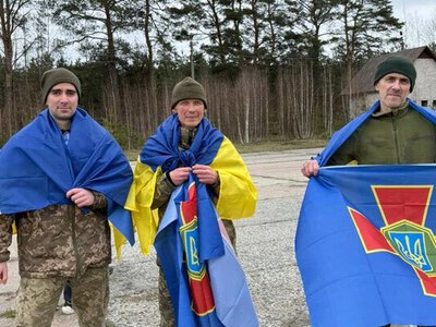 Під час великоднього обміну з полону повернули 11 військовослужбовців “Азову” та одного — бригади “Кара-Даг”