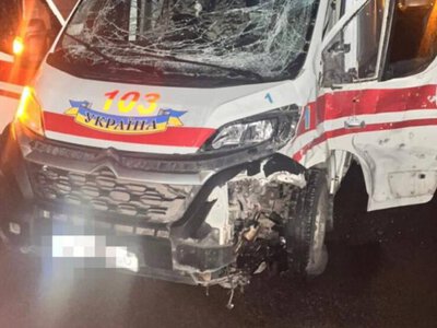 Так виглядає перемирʼя: у Шосткинському районі ворог атакував безпілотником «швидку» та приватне авто