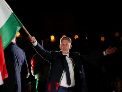 Петер Мадяр вимагає, щоб «маріонетки Орбана» добровільно пішли у відставку