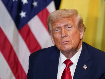 Трампа не захотів коментувати поразку друга Орбана на виборах в Угорщині