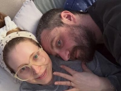 Після 12 років стосунків та народження чотирьох дітей: зірка «Гаррі Поттера» нарешті заручилась