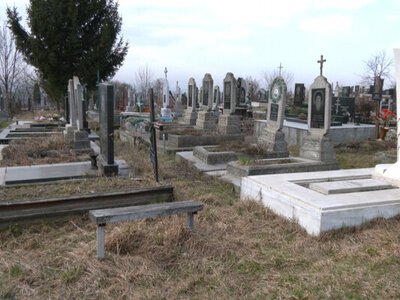 Радониця або Проводи: як правильно вшанувати пам’ять померлих у 2026 році