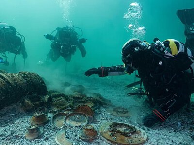 Скарби легіонерів на дні озера: у Швейцарії підняли понад 1000 артефактів Римської імперії