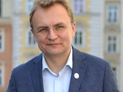 Хто отрима 110 тисяч допомоги від Садового?