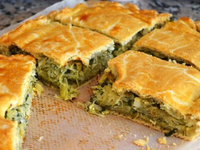 Заливний пиріг з капустою: просто смачно та швидко