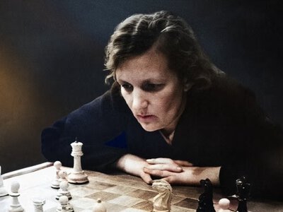Переплавила золоту медаль на зубні коронки: як жила шахова королева світу з України