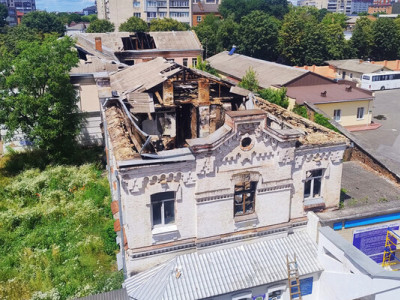 Поліція відкрила провадження щодо підпалу історичної будівлі у Хмельницькому – за заявою юристів проєкту «Свої Люди» (Bihus.Info)